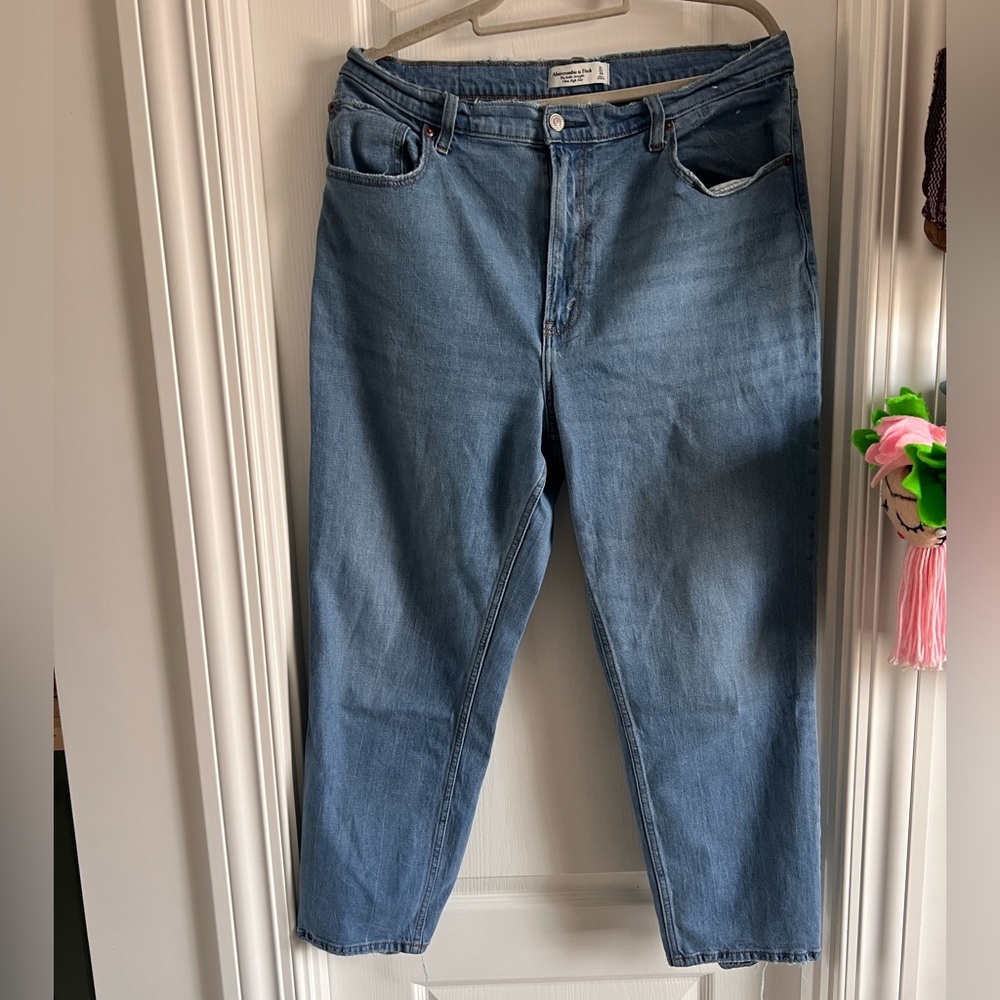 Abercrombie & Fitch Ankle Straight Ultra High Rise